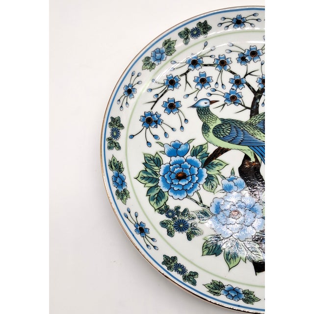 Imari Porcelain Vintage Imari Ware Japan 10" Porcelain Plate With Blue and Green Paradise Bird Design and Gold Rim For Sale - Image 4 of 9
