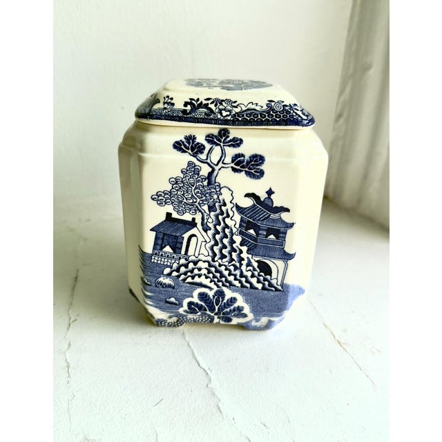 Vintage Mason’s Ironstone Blue Willow Ginger Jar With Lid, English Chinoiserie Ceramic For Sale In New York - Image 6 of 8