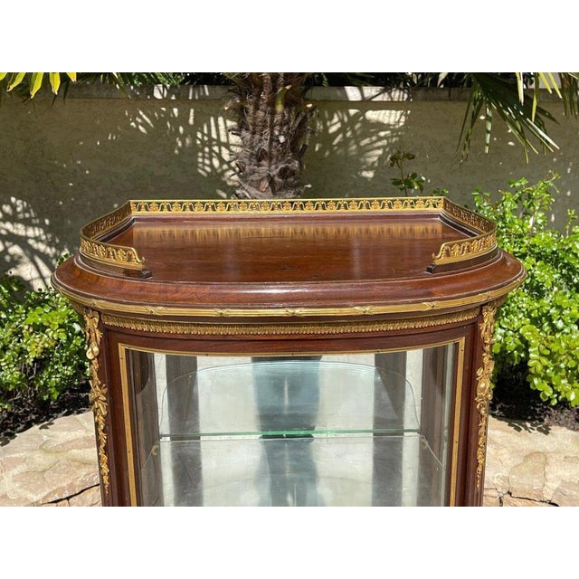Louis XV Vitrine with Bronze For Sale - Image 6 of 13