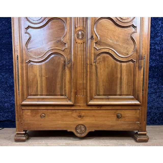 Louis XV - Louis XVI Transition Walnut Wardrobe, 1780s For Sale - Image 4 of 10