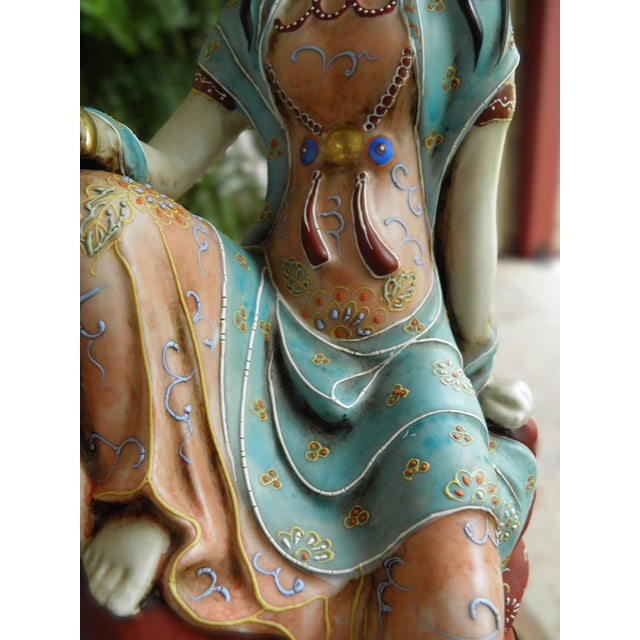 Rare Pair of Quan-Yin Buddhist Bodhisattvas of Compassion Porcelain Statues For Sale - Image 14 of 18
