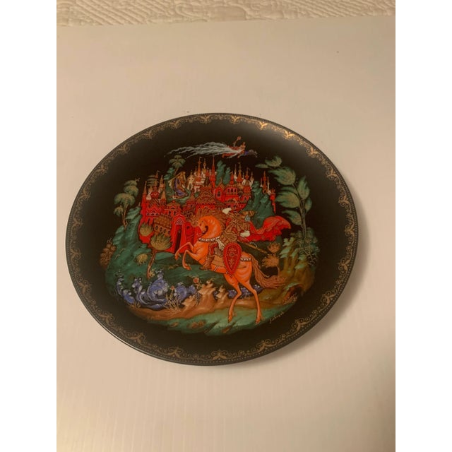 Vintage 1980s 18kt Gold Adorned Black Porcelain Decorative Plate For Sale - Image 4 of 4