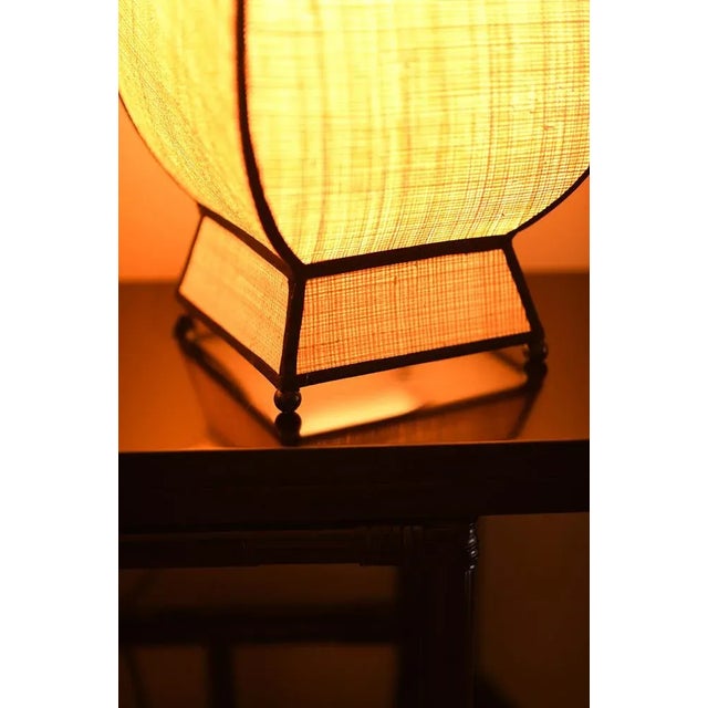 Large Vintage Pagoda Straw Lamps, Set of 2 For Sale - Image 4 of 8