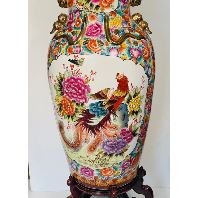 1900s Spectacular Chinese Chinoiserie Floor Vase With Phoenix Birds and Stand For Sale - Image 4 of 12