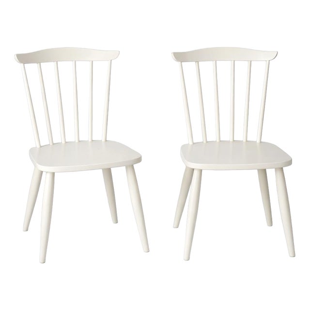 Farmhouse Stickback Chairs in Painted White, Set of 2 For Sale