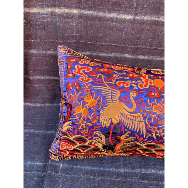 2010s Hollywood Regency Blue & Gold Silk Embroidered Chinoiserie Boudoir Lumbar Pillow For Sale - Image 5 of 7