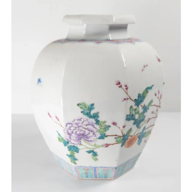 Early 20th Century Chinese Republic Period Famille Rose Faceted Jar or Vase For Sale - Image 10 of 18