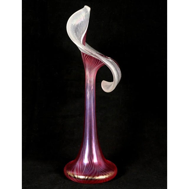 Iridescent Pulled Feather Jack in the Pulpit Vase / Signed by Stuart Abelman 1999 For Sale - Image 4 of 9