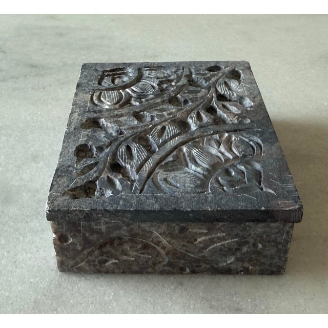 Hand carved soapstone small trinket or jewelry box with a lid featuring traditional Indian "Jali" openwork carving.
