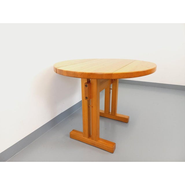 Tan Vintage Round Dining Table in Pine by Charlotte Perriand for Les Arcs, 1970s For Sale - Image 8 of 18