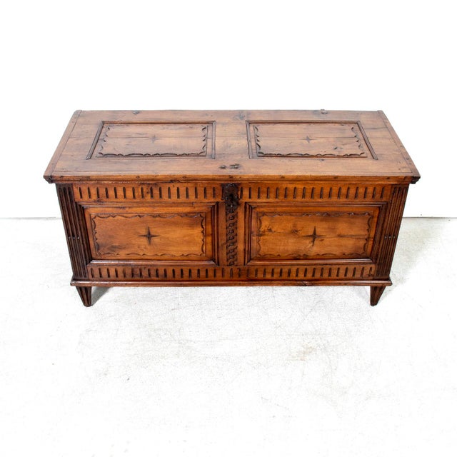 18th Century French Louis XVI Period Carved Walnut Coffer With Marquetry For Sale - Image 10 of 18
