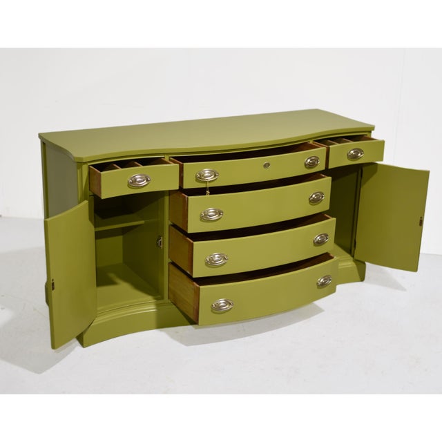 Green Mid Century Federal Style Serpentine Front Credenza by Bassett Furniture in Green - Newly Painted For Sale - Image 8 of 15