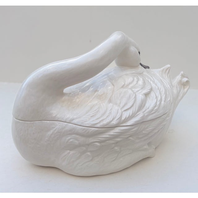 1970s Trompe-l'Oeil Ceramic White Swan Tureen With Feather Ladle For Sale In Palm Springs - Image 6 of 7