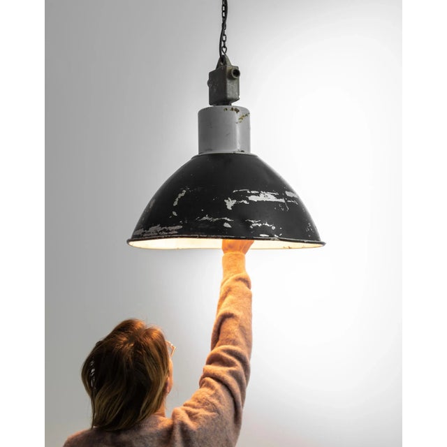 Bare essential lighting from the mid-20th Century. Used in industry and lifted up by design champions like Le Corbusier....