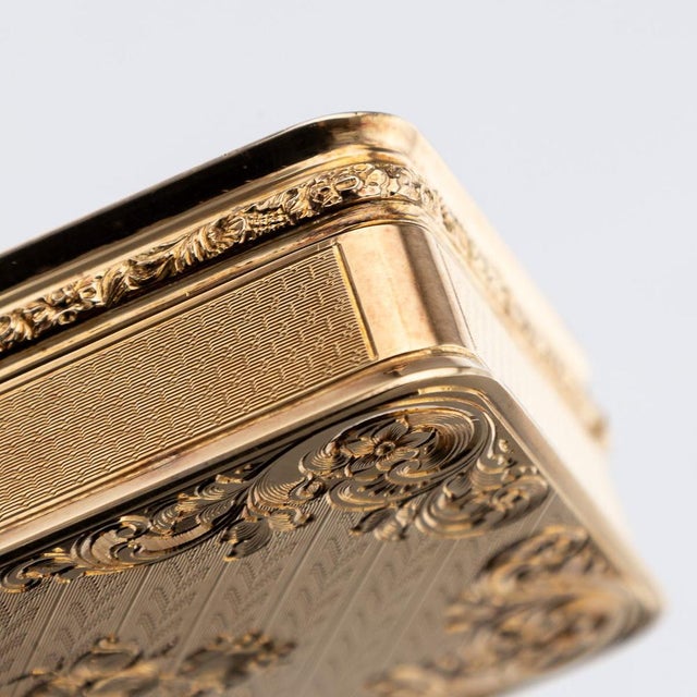 Antique 19th Century German 18k Gold & Diamond Snuff Box, Hanau, 1840s For Sale - Image 15 of 18