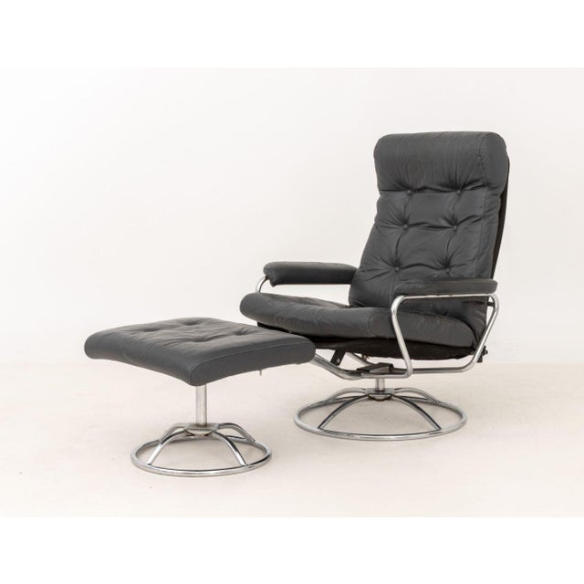 Mid-Century Modern Ekornes Gray Leather Lounge Chair and Ottoman For Sale - Image 3 of 13