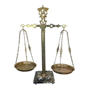 Beautiful Antique Brass Scale on Portofino Marble Base, Made in Italy