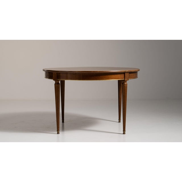 19th Century France Rich Walnut Brown Oval Walnut Dining Table For Sale - Image 9 of 11
