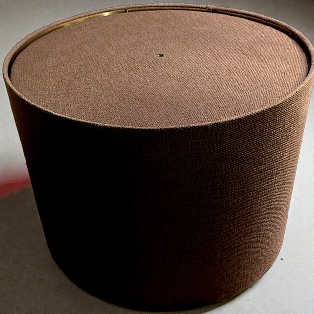 1940s Italian Monumental Hammered Brass Seamless Bulbous Table Lamp on Mahogany Plinth For Sale - Image 13 of 18