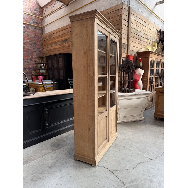Early 20th Century Oak Display Cabinet For Sale - Image 8 of 10