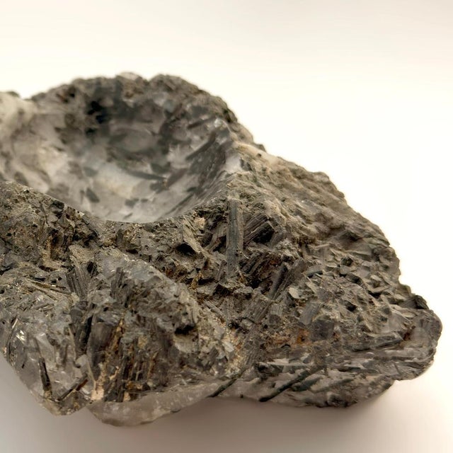 Decorative Stone Bowl in Quartz Crystal with Black Tourmaline Inclusions, Brazil, 1960s For Sale - Image 6 of 10