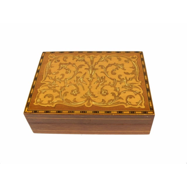 Brown Mid 20th Century Italian Marquetry Inlaid Floral Design Box For Sale - Image 8 of 8