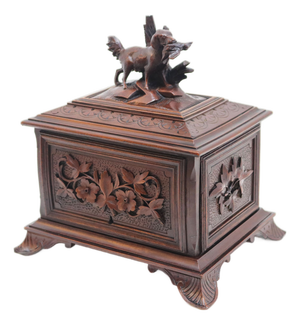 Swiss Black Forest Cigar Box or Humidor with Hand-Carved Dog, 1880s