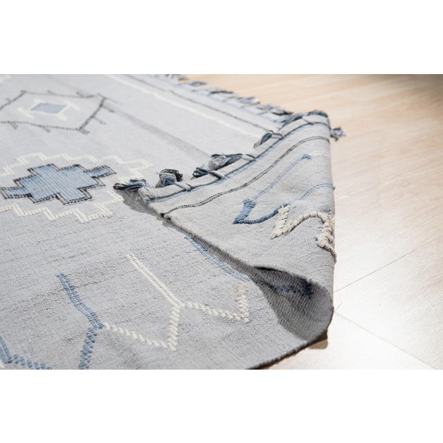 5x8 Rustic Penelope Silver Geometric Modern Flatweave Carpet Rug For Sale - Image 4 of 10