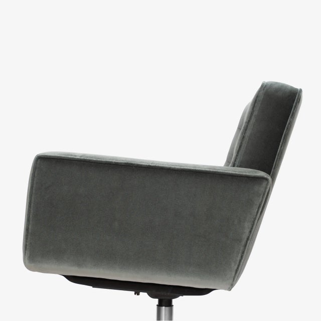 Cafiero Executive Task Chair in Graphite Velvet by Vincent Cafiero for Knoll For Sale In New York - Image 6 of 11