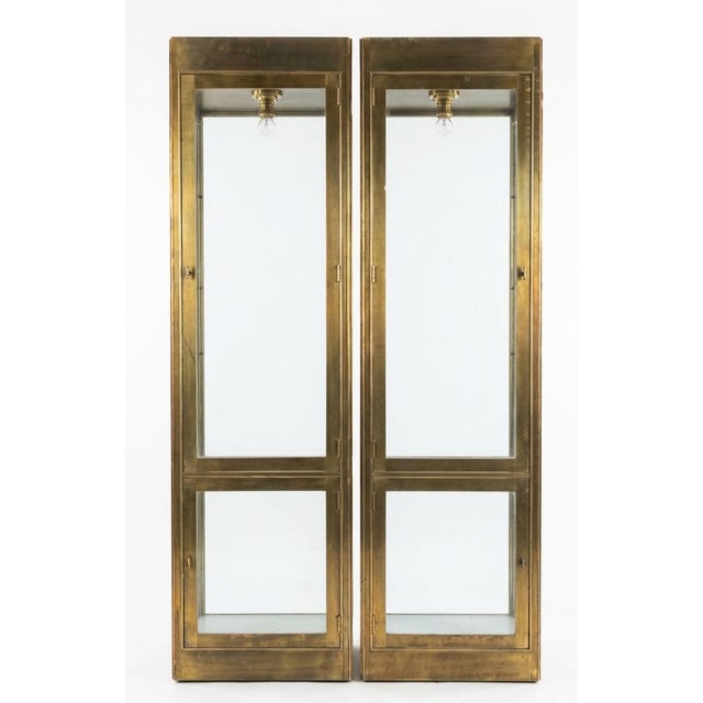 Pair of Mid-Century Brass & Glass Illuminated Vitrines / Display Cabinets For Sale In Los Angeles - Image 6 of 7
