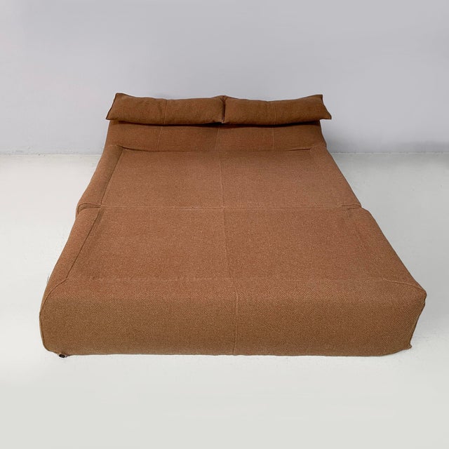 Italian Modern Brown Fabric Le Bambole Bed by Mario Bellini for B&B, 1980s For Sale - Image 3 of 17