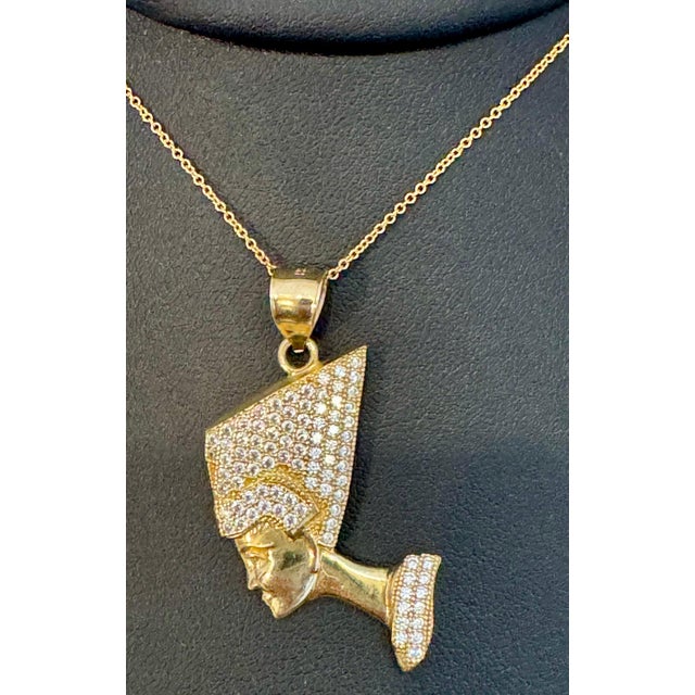 Contemporary Vintage 1 Ct Diamond Face Pendant with hat 14 Karat Yellow Gold + Chain For Sale - Image 3 of 18