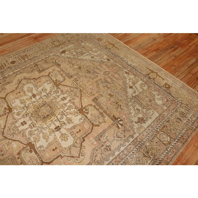 Late 20th Century Neutral Indian Room Size Rug For Sale In New York - Image 6 of 18