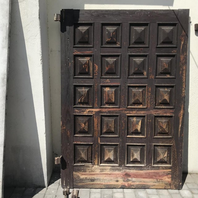 Old garage door 1950 Very heavy garage door leaf. Made of pine or spruce wood, I note that the resin was not extracted...