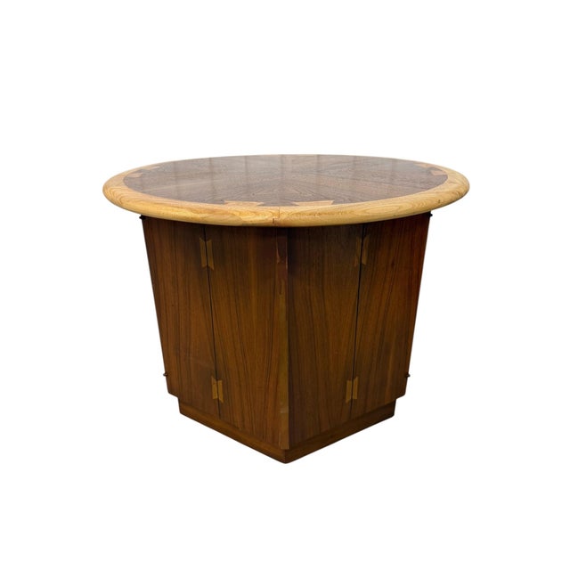 Mid-Century Modern Lane Acclaim Round Walnut Side Tables - Set of 2 - Refinished For Sale In Philadelphia - Image 6 of 8