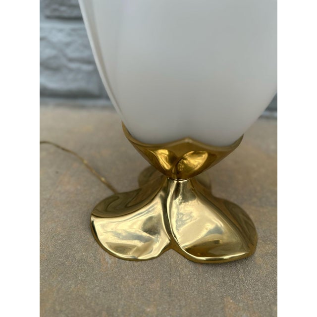 Plastic 1970s Pair of Sculptural Mid-Century Table Lamps With Lucite-Style Shades & Brass Bases For Sale - Image 7 of 18