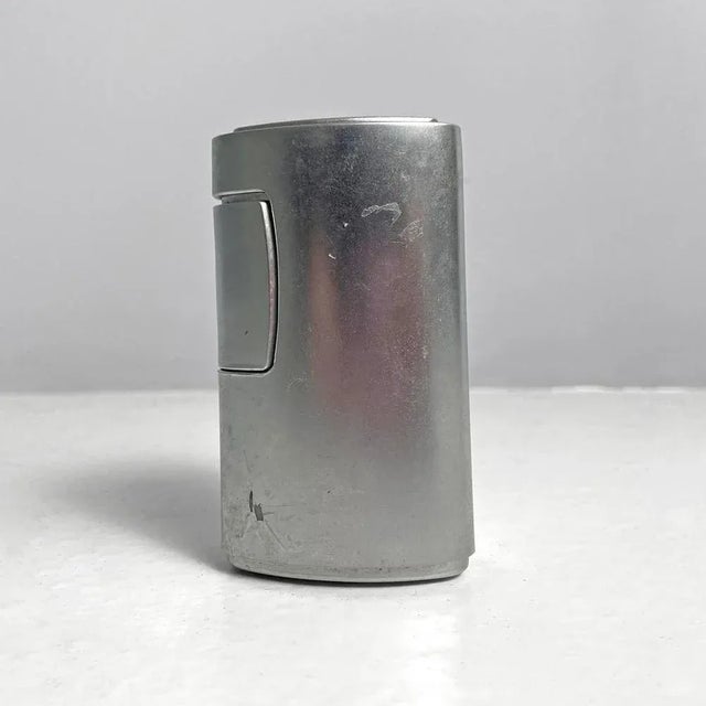 Italian Modern Triangular RO 456 Table Lighter in Silver Plastic from Rowenta, 1970s For Sale - Image 4 of 12