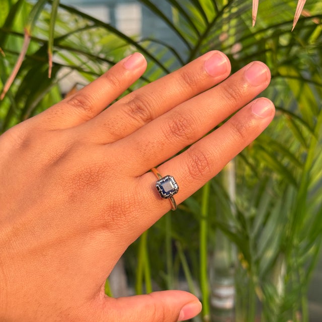 18k Gold Blue Sapphire Square Ring With Pinion Bezel Black Rhodium Size 7 For Sale - Image 10 of 16