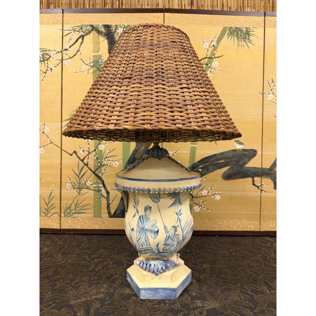 Elegant Vintage Chinoiserie Tole Table Lamp with Wicker Shade - Perfect for Home Decor Illuminate your space with this...