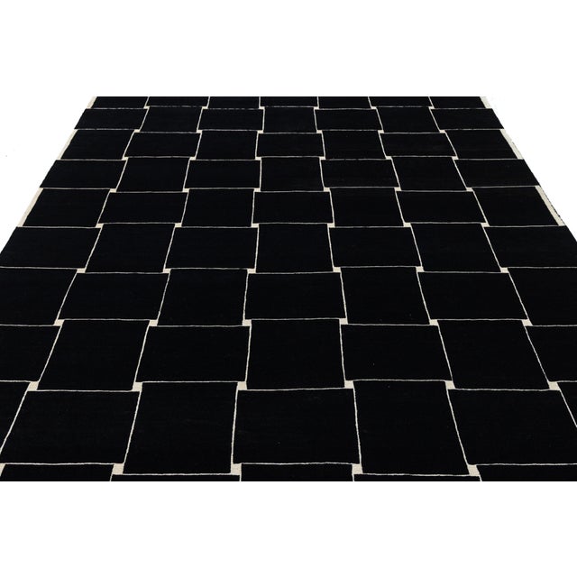 Textile Contemporary Graphic Basketweave Black and Cream Wool Rug Modernist Grid 8x10 For Sale - Image 7 of 12