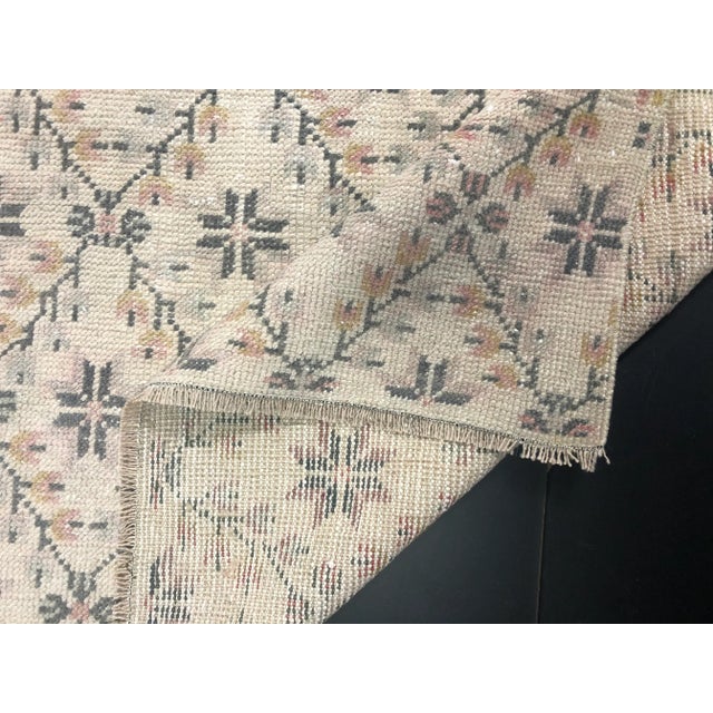 1960s Home Turkish Oushak Handmade Beige Rug For Sale - Image 10 of 11