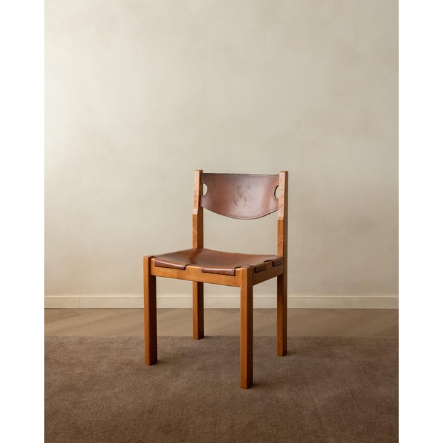 1970s Brutalist Elm and Leather Dining Chairs from Maison Regain, 1970s, Set of 4 For Sale - Image 5 of 16
