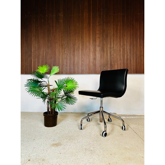 Black Sala Office Swivel Chair in Black Leather by Pascal Mourgue for Ligne Roset, France, 2000s For Sale - Image 8 of 15