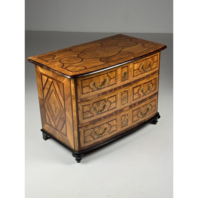 French Marquetry Chest of Drawers, 18th Century For Sale - Image 10 of 18