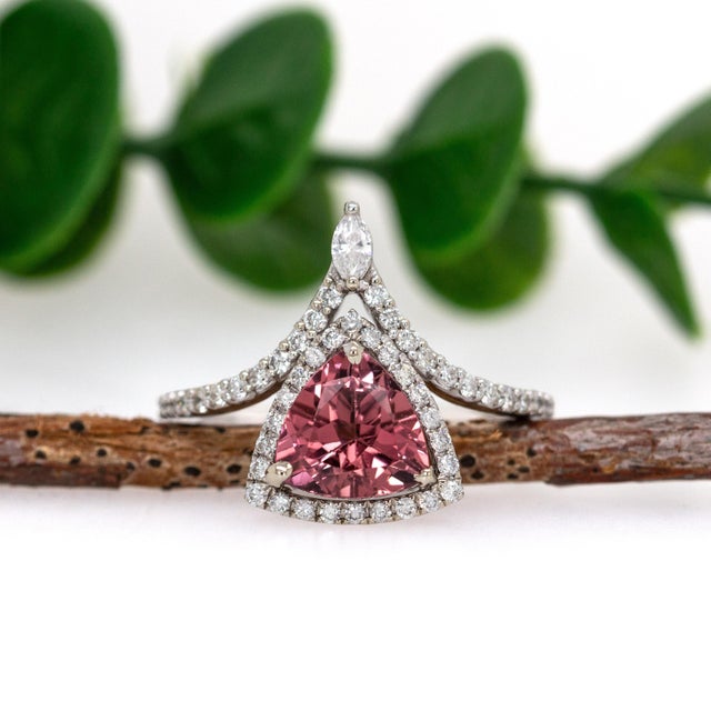 2020s 1.7cts Pink Tourmaline and Earth Mined Diamonds Ring in 14k Solid White Gold For Sale - Image 5 of 8