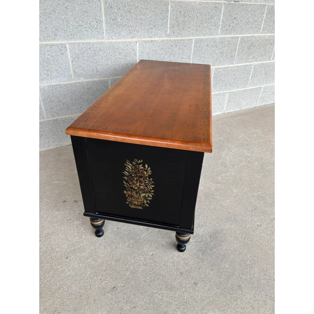 English Mid 20th Century Hitchcock Ebonized Paint Decorated Solid Maple 36" Blanket Chest For Sale - Image 3 of 11