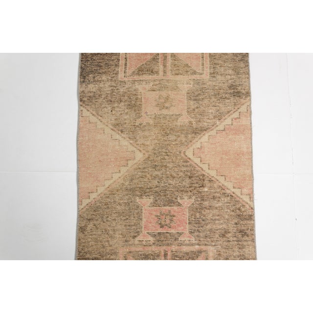 1950s 1950s Muted Salmon & Charcoal Gray Medallion Rug For Sale - Image 5 of 10