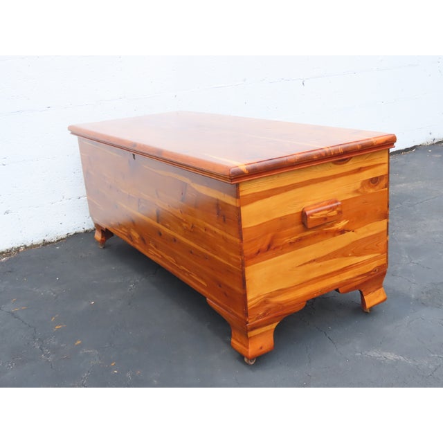 Early 1900s Lane Solid Cedar Hope Chest Blanket Trunk Bench 6586 For Sale - Image 10 of 18