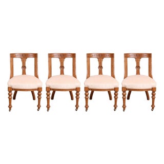 20th Century English Walnut Carved Back Dining Chair (Set of 4) For Sale