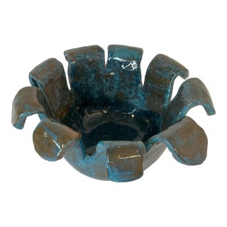 1990s Americana Folk Art Hand-Thrown Clay Floral Petal Bowl, Artist Signed. For Sale